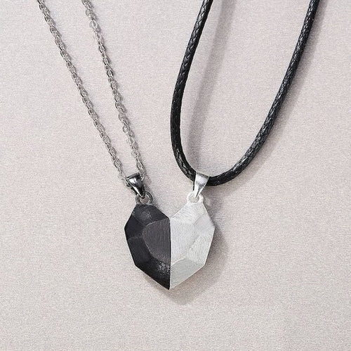 Verižica za pare z magnetnim srcem