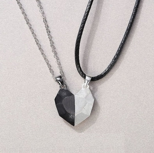 Verižica za pare z magnetnim srcem